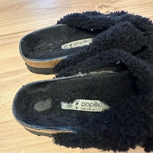 Papillio Black Sherpa Fuzzy Cross-Strap Slippers - Picture 5 of 9